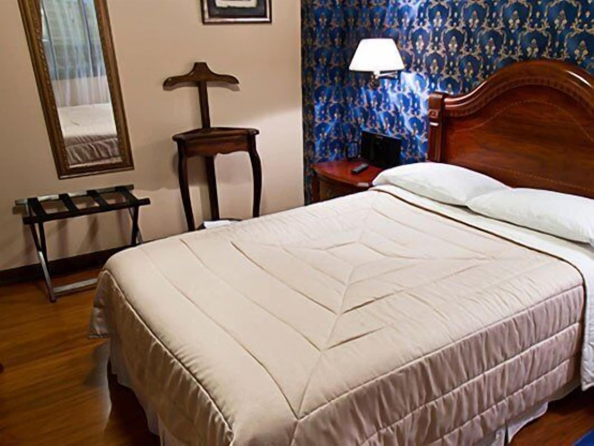 San Juan Hotel Куенка Екстериор снимка